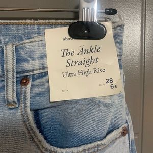 Never Worn Abercrombie Ultra High Rise Jeans